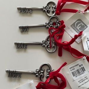 Set of 4 Christmas ornaments - skeleton keys w/ Peace Hope Joy & Love NWT